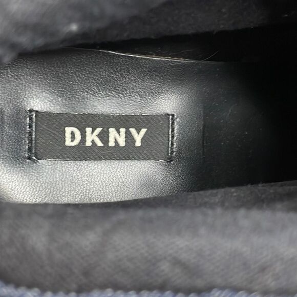 DKNY Chambray Denim Wedge Zip Front Sneakers 7 Dark Denim Blue - Picture 13 of 14